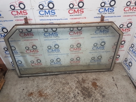 Massey Ferguson 50b Cab Rear Window Assy Mf50b - Fenêtre et pièces pour Tractopelle: photos 1 Massey Ferguson 50b Cab Rear Window Assy Mf50b - Fenêtre et pièces pour Tractopelle: photos 1