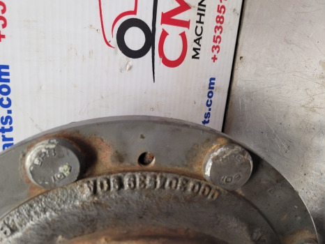 Massey Ferguson 5450, 5609 Front Axle Hub Bolt Plate 7330600701, 733.06.007.01 - Essieu avant: photos 4 Massey Ferguson 5450, 5609 Front Axle Hub Bolt Plate 7330600701, 733.06.007.01 - Essieu avant: photos 4