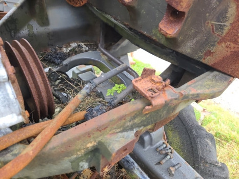 Massey Ferguson 5450 Front Axle Support Frame Bolster - Essieu avant pour Machine agricole: photos 3 Massey Ferguson 5450 Front Axle Support Frame Bolster - Essieu avant pour Machine agricole: photos 3