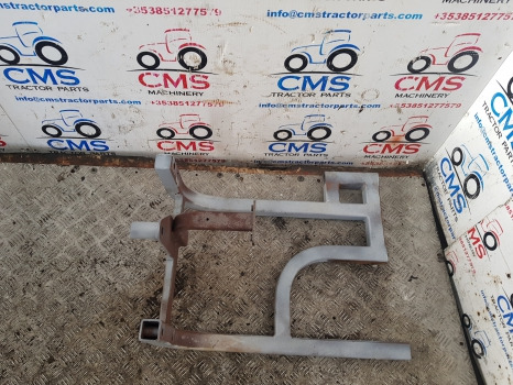 Massey Ferguson 5612, 5613, 5611 Tool Box Step Support Bracket Frame Rhs - Suspension de cabine: photos 5 Massey Ferguson 5612, 5613, 5611 Tool Box Step Support Bracket Frame Rhs - Suspension de cabine: photos 5