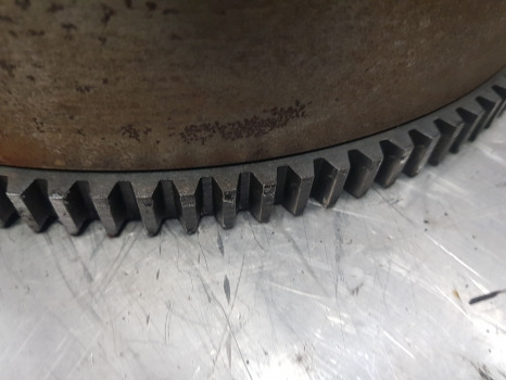 Massey Ferguson 5612, 5712, 5613, 5713 Flywheel Complete 4357995m94 - Volant moteur: photos 2 Massey Ferguson 5612, 5712, 5613, 5713 Flywheel Complete 4357995m94 - Volant moteur: photos 2