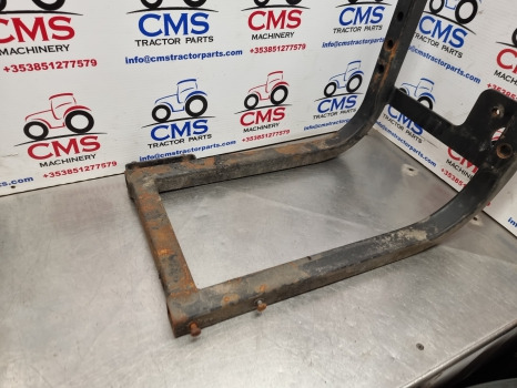 Massey Ferguson 5713s, 5613, 5611, 5712 Fuel Tank Support Bracket Lhs 4356814m91 - Réservoir de carburant: photos 4 Massey Ferguson 5713s, 5613, 5611, 5712 Fuel Tank Support Bracket Lhs 4356814m91 - Réservoir de carburant: photos 4