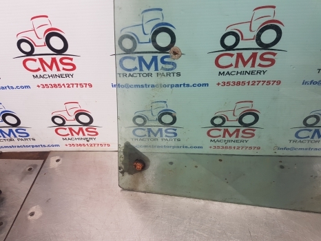 Massey Ferguson 690, 698, 699 Cab Side Window Glass Tg1249, 3302705m4, 3301820m1 - Fenêtre et pièces: photos 5 Massey Ferguson 690, 698, 699 Cab Side Window Glass Tg1249, 3302705m4, 3301820m1 - Fenêtre et pièces: photos 5