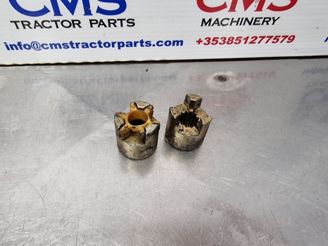Massey Ferguson 698t, 675, 690, 1004, Steering Coupling 1680354m2 - Commande de gouvernail: photos 3 Massey Ferguson 698t, 675, 690, 1004, Steering Coupling 1680354m2 - Commande de gouvernail: photos 3