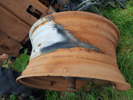 Massey Ferguson 7719s, 7719, 7720, 7620, 7619 Rear Wheel Rim 20x42 4355999m92 - Jante pour Machine agricole: photos 2 Massey Ferguson 7719s, 7719, 7720, 7620, 7619 Rear Wheel Rim 20x42 4355999m92 - Jante pour Machine agricole: photos 2