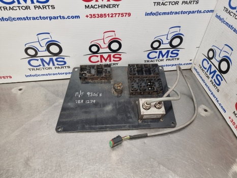 Massey Ferguson 9306, 9407, Control Panel Assy 3972692m1, 3973055m1 - Cabine et intérieur: photos 5 Massey Ferguson 9306, 9407, Control Panel Assy 3972692m1, 3973055m1 - Cabine et intérieur: photos 5
