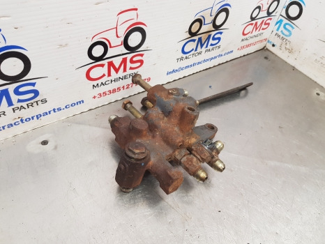 New Holand Tl100, Tl, T4, T5, Fiat L, 35 Series, Fwd Valve Assy 5174902, 5166282 - Pompe hydraulique: photos 3 New Holand Tl100, Tl, T4, T5, Fiat L, 35 Series, Fwd Valve Assy 5174902, 5166282 - Pompe hydraulique: photos 3