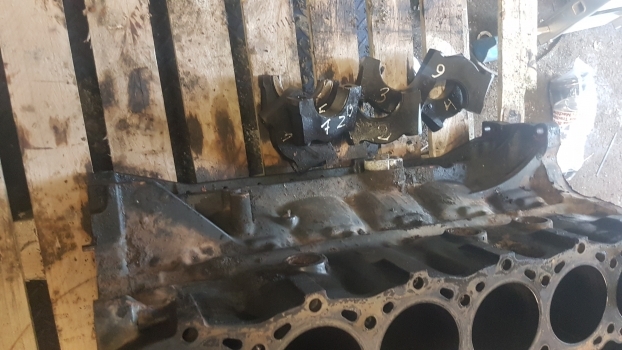 New Holland Case Tm, Mxm 120, 130 Cylinder Block 87802648, 84215970, 87802526 - Bloc-cylindres pour Tracteur agricole: photos 4 New Holland Case Tm, Mxm 120, 130 Cylinder Block 87802648, 84215970, 87802526 - Bloc-cylindres pour Tracteur agricole: photos 4