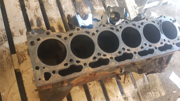 New Holland Case Tm, Mxm 120, 130 Cylinder Block 87802648, 84215970, 87802526 - Bloc-cylindres pour Tracteur agricole: photos 3 New Holland Case Tm, Mxm 120, 130 Cylinder Block 87802648, 84215970, 87802526 - Bloc-cylindres pour Tracteur agricole: photos 3