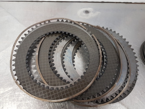 New Holland T5.95, T4, T5, Tl Transmission Clutch Disc Kit 87534848, 87547943 - Disque d'embrayage pour Tracteur agricole: photos 4 New Holland T5.95, T4, T5, Tl Transmission Clutch Disc Kit 87534848, 87547943 - Disque d'embrayage pour Tracteur agricole: photos 4