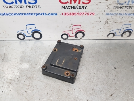 New Holland T5, T6 5.95, T5.105, T5.115 Spool Valve Top End Plate 5192188 - Valve hydraulique pour Tracteur agricole: photos 4 New Holland T5, T6 5.95, T5.105, T5.115 Spool Valve Top End Plate 5192188 - Valve hydraulique pour Tracteur agricole: photos 4
