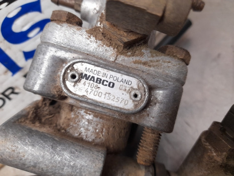 New Holland T7 Case Puma Ser T7030 Air Trailer Brake Valve 4700152570, 82030571 - Valve de frein pour Machine agricole: photos 3 New Holland T7 Case Puma Ser T7030 Air Trailer Brake Valve 4700152570, 82030571 - Valve de frein pour Machine agricole: photos 3