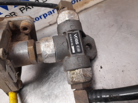 New Holland T7030 Air Trailer Brake Valve, Check Valve 82033387, 9735000000, - Valve de frein pour Machine agricole: photos 3 New Holland T7030 Air Trailer Brake Valve, Check Valve 82033387, 9735000000, - Valve de frein pour Machine agricole: photos 3