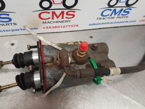 New Holland T7030, T7000, Case Puma, Brake Master Cylinder 87315873, 87754484 - Cylindre de frein pour Machine agricole: photos 4 New Holland T7030, T7000, Case Puma, Brake Master Cylinder 87315873, 87754484 - Cylindre de frein pour Machine agricole: photos 4