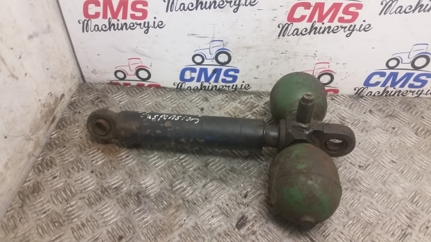 Old Stock Old Stock Front Axle Suspension Cylinder Ram - Suspension pour Tracteur agricole: photos 1 Old Stock Old Stock Front Axle Suspension Cylinder Ram - Suspension pour Tracteur agricole: photos 1