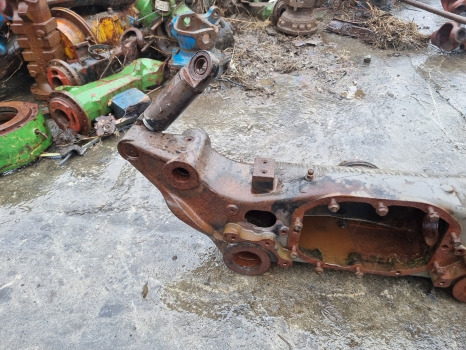 Renault Ares 836, 656 Rx/rz Front Axle Beam Housing 12057, 6000104413 - Essieu avant: photos 5 Renault Ares 836, 656 Rx/rz Front Axle Beam Housing 12057, 6000104413 - Essieu avant: photos 5