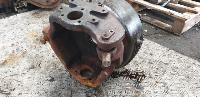 Same Deutz, Lamborghini Front Swivel Housing Rhs 0.010.4047.0/50, 0.010.4047 - Fusée d'essieu pour Tracteur agricole: photos 5 Same Deutz, Lamborghini Front Swivel Housing Rhs 0.010.4047.0/50, 0.010.4047 - Fusée d'essieu pour Tracteur agricole: photos 5