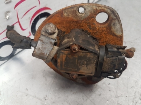 Same Deutz Lamborghini Rubin 120 Front Axle King Pin Top 0.010.4626.0/20 - Essieu avant pour Tracteur agricole: photos 1 Same Deutz Lamborghini Rubin 120 Front Axle King Pin Top 0.010.4626.0/20 - Essieu avant pour Tracteur agricole: photos 1
