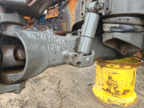 Valtra T174ea Front axle housing rhs 755.01.059.61 - Essieu avant pour Machine agricole: photos 1 Valtra T174ea Front axle housing rhs 755.01.059.61 - Essieu avant pour Machine agricole: photos 1