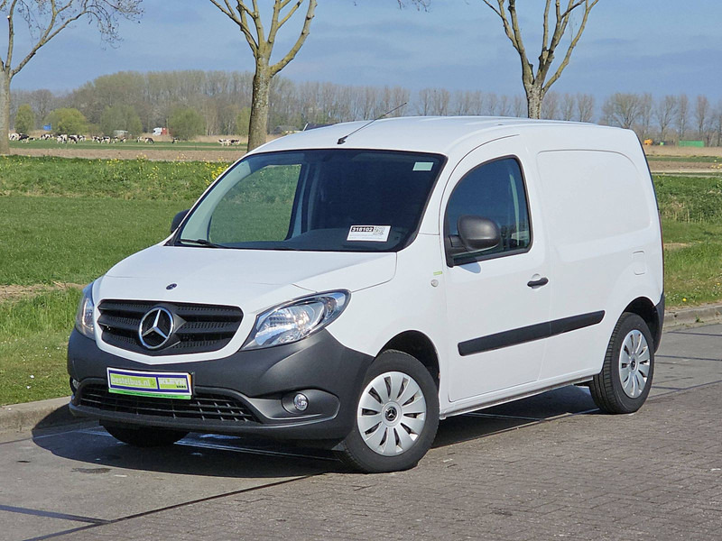 Mercedes-Benz Citan 108 CDI AC 17 dkm.!!! - Fourgon grand volume: photos 2 Mercedes-Benz Citan 108 CDI AC 17 dkm.!!! - Fourgon grand volume: photos 2