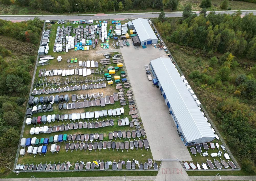 Lorries Lorries PLI35-6021 - laweta trzyosiowa uchylna lampy LED pompa hydrauliczna wypełnienie podłogi ALU - Remorque porte-voitures: photos 4 Lorries Lorries PLI35-6021 - laweta trzyosiowa uchylna lampy LED pompa hydrauliczna wypełnienie podłogi ALU - Remorque porte-voitures: photos 4