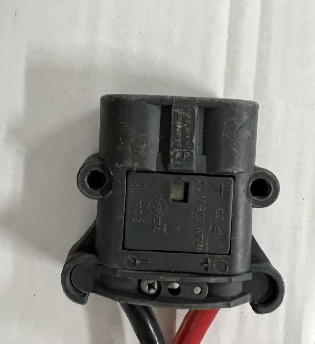 Hoppecke unknown | Trak mini 24V30A 230v Year unknown 80A Rema battery connecto Trak mini 24V30A 230v Year unknown 80A Rema battery connector - Accumulateur pour Matériel de manutention: photos 3 Hoppecke unknown | Trak mini 24V30A 230v Year unknown 80A Rema battery connecto Trak mini 24V30A 230v Year unknown 80A Rema battery connector - Accumulateur pour Matériel de manutention: photos 3