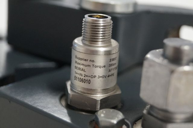 Jungheinrich 51193016 | Hydraulic Clamb from EKS308 year 2014 loading sensor 511 Hydraulic Clamb from EKS308 year 2014 loading sensor 51106010 - Hydraulique pour Matériel de manutention: photos 2 Jungheinrich 51193016 | Hydraulic Clamb from EKS308 year 2014 loading sensor 511 Hydraulic Clamb from EKS308 year 2014 loading sensor 51106010 - Hydraulique pour Matériel de manutention: photos 2