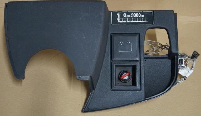 Jungheinrich 51212750 | Dashboard including ignition switch and LED battery indi - Panel de instrumentos pour Matériel de manutention: photos 1 Jungheinrich 51212750 | Dashboard including ignition switch and LED battery indi - Panel de instrumentos pour Matériel de manutention: photos 1