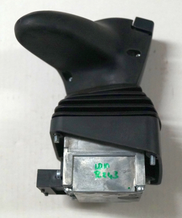 Jungheinrich 51303554 | Joystick Multipilot R917004262 7920 PRF1 S02.40.00 H05.0 - Système électrique pour Matériel de manutention: photos 3 Jungheinrich 51303554 | Joystick Multipilot R917004262 7920 PRF1 S02.40.00 H05.0 - Système électrique pour Matériel de manutention: photos 3