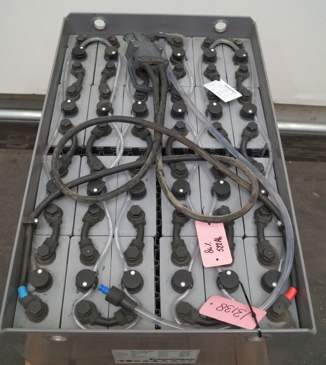 Jungheinrich unknown | Battery 48V620Ah 48 4PZS620 year 4/2021 933 kg dimension Battery 48V620Ah 48 4PZS620 year 4/2021 933 kg dimensions 83,5x52,5x78,5cm sn. C8122448 - Accumulateur pour Matériel de manutention: photos 2 Jungheinrich unknown | Battery 48V620Ah 48 4PZS620 year 4/2021 933 kg dimension Battery 48V620Ah 48 4PZS620 year 4/2021 933 kg dimensions 83,5x52,5x78,5cm sn. C8122448 - Accumulateur pour Matériel de manutention: photos 2