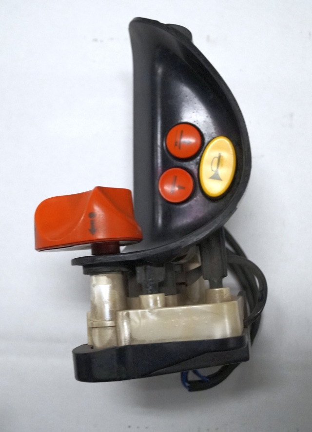 Système électrique pour Matériel de manutention Linde 1443605100 | Rijschakelaar Control handle Control module Rijschakelaar Control handle Control module: photos 1