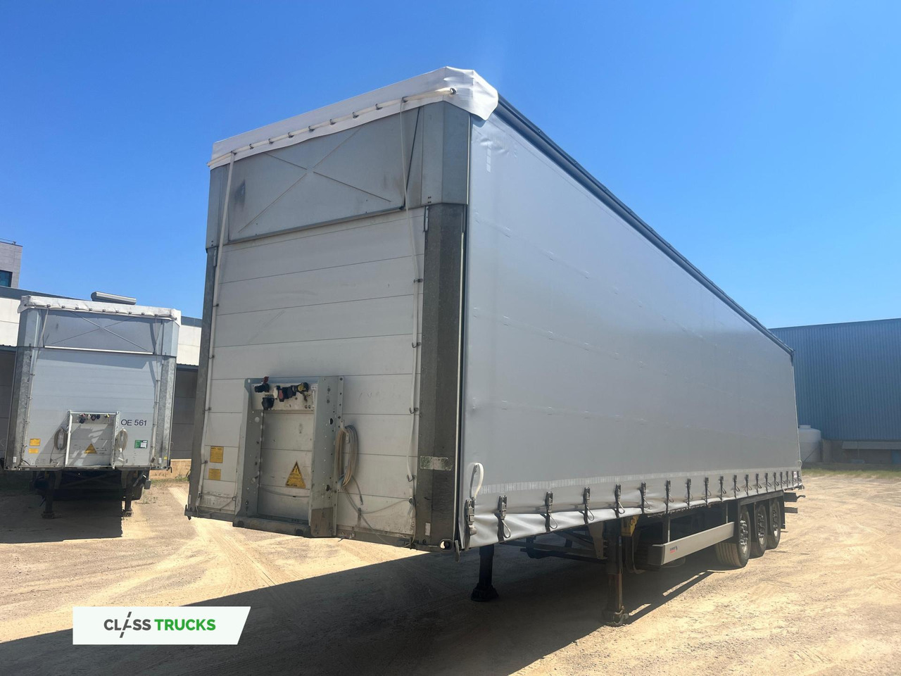 Schmitz Cargobull SCS24/L Varios - Semi-remorque rideaux coulissants: photos 1 Schmitz Cargobull SCS24/L Varios - Semi-remorque rideaux coulissants: photos 1