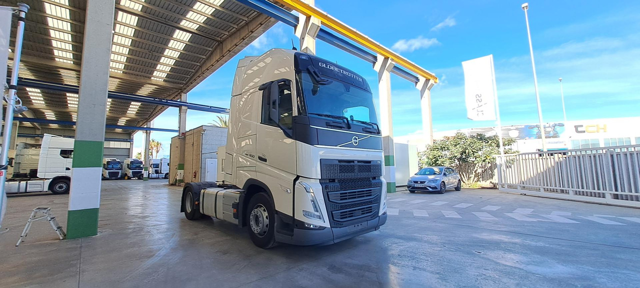Volvo FH 460 Globetrotter XL i-Save Retarder - Tracteur routier: photos 3 Volvo FH 460 Globetrotter XL i-Save Retarder - Tracteur routier: photos 3