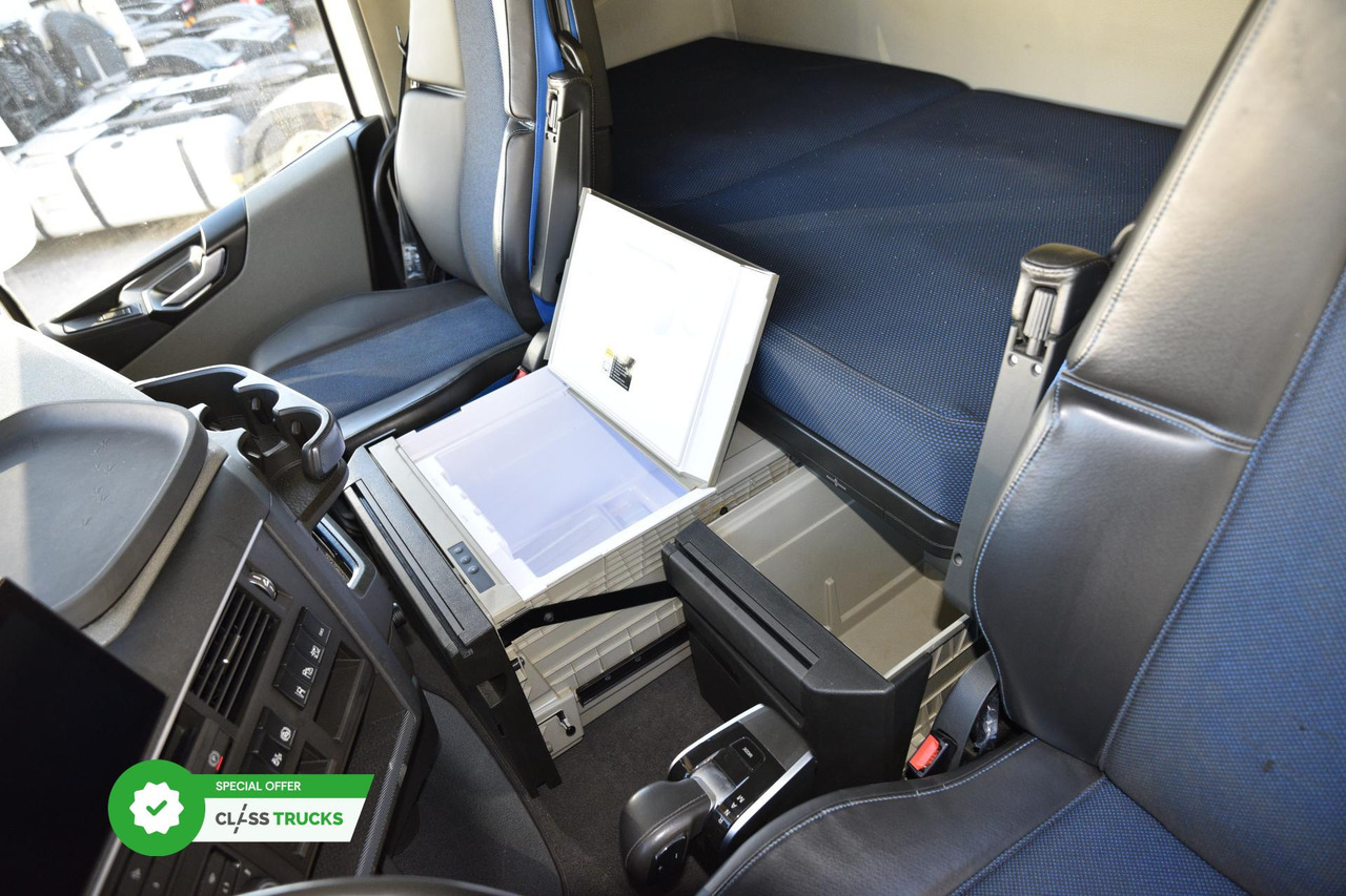 Crédit-bail de Volvo FH 500 Globetrotter XL, Side Skirts Volvo FH 500 Globetrotter XL, Side Skirts: photos 22