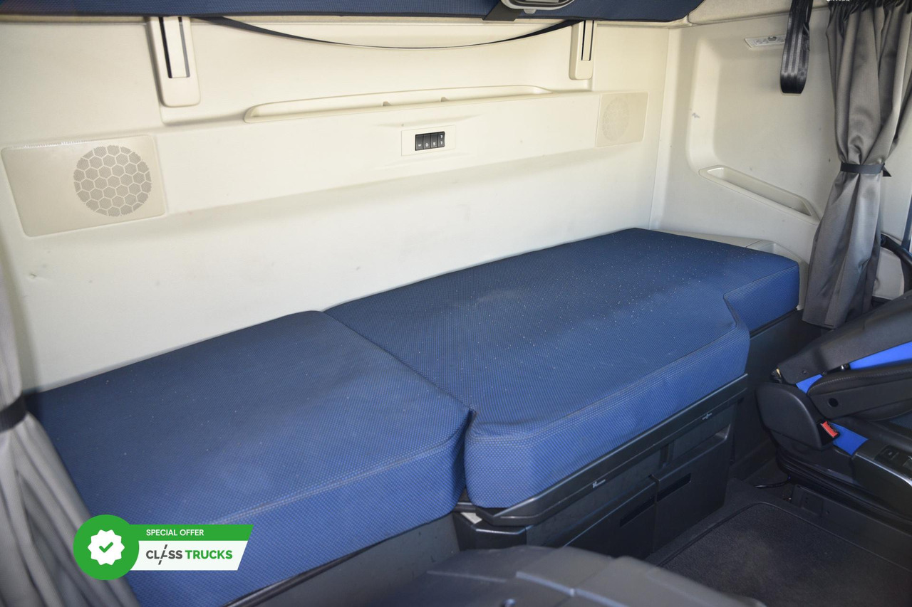 Crédit-bail de Volvo FH 500 Globetrotter XL, Side Skirts Volvo FH 500 Globetrotter XL, Side Skirts: photos 19