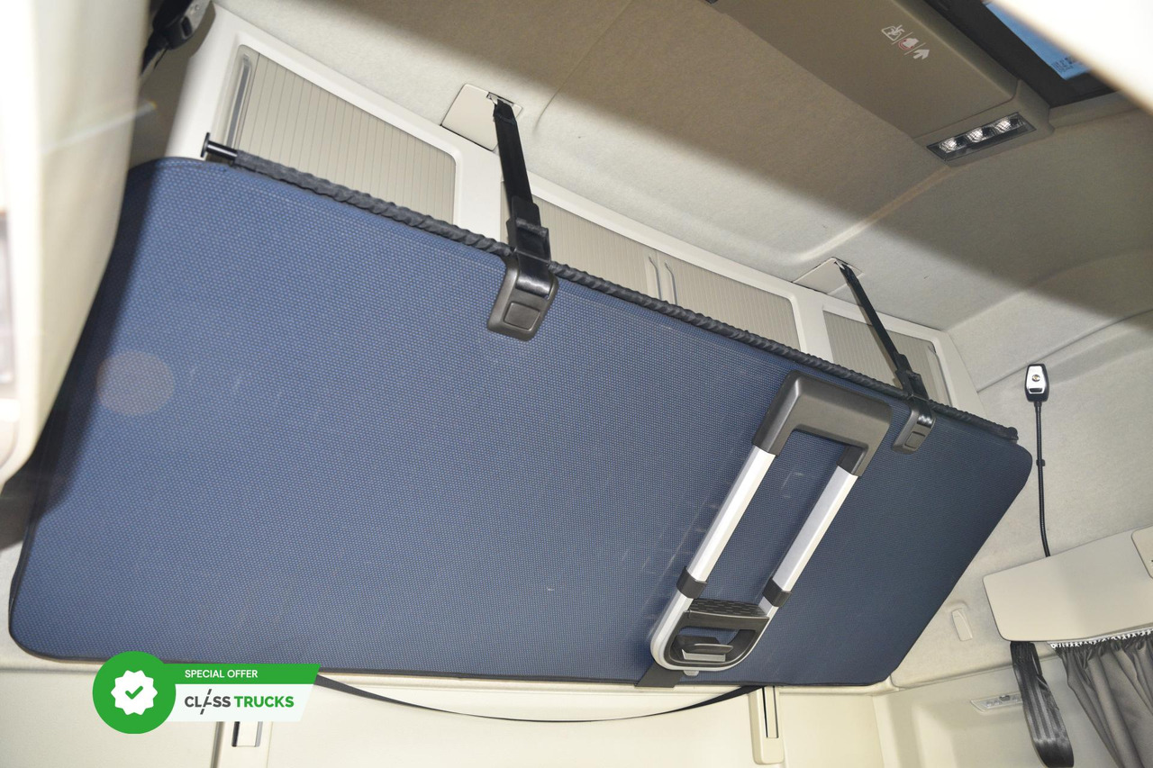 Crédit-bail de Volvo FH 500 Globetrotter XL, Side Skirts Volvo FH 500 Globetrotter XL, Side Skirts: photos 17