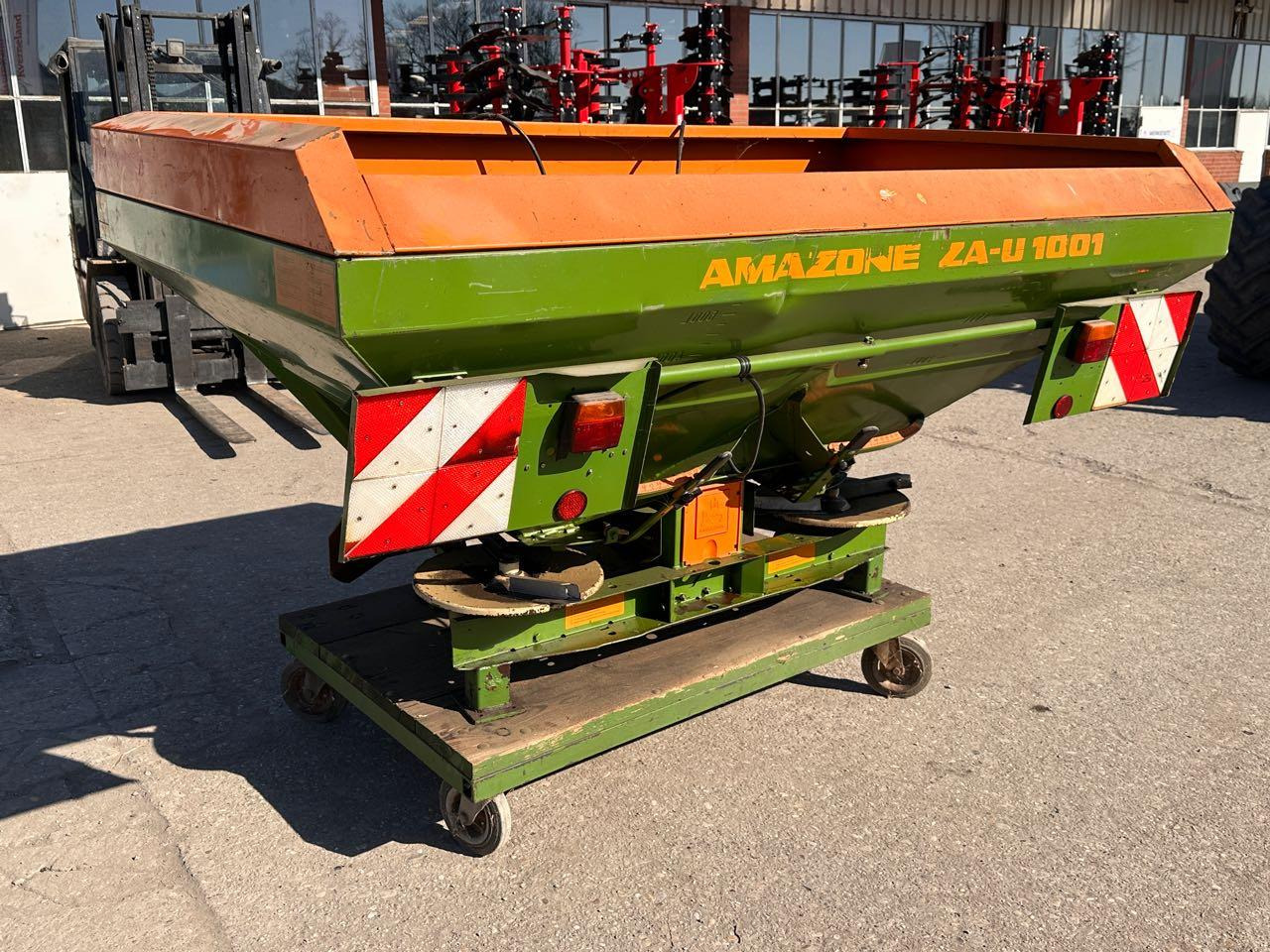 Amazone ZA-U 1001 - Distributeur d'engrais: photos 2 Amazone ZA-U 1001 - Distributeur d'engrais: photos 2