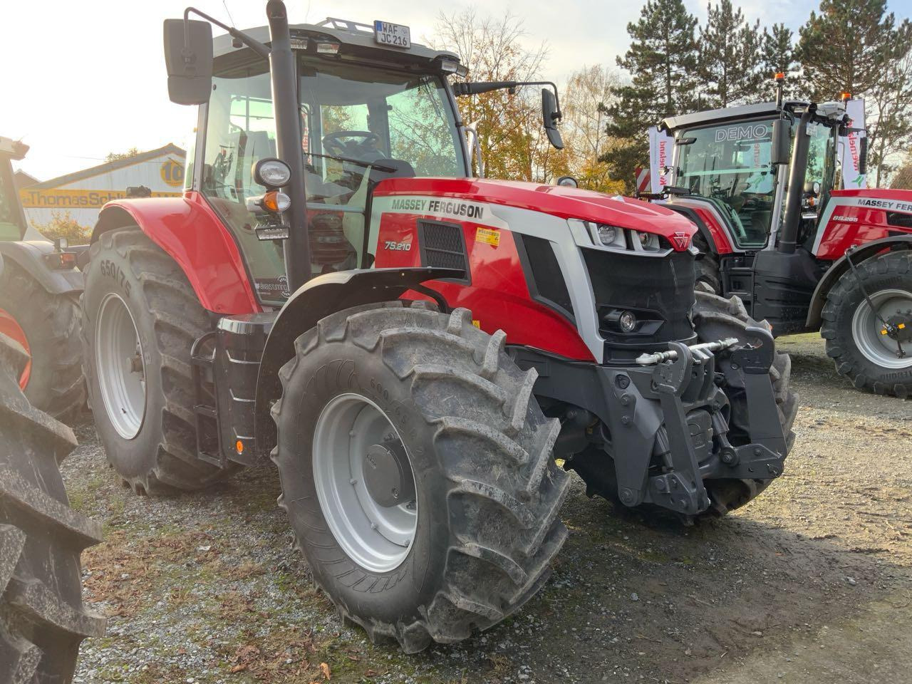 Massey Ferguson MF 7S.210 DYNA-VT - Tracteur agricole: photos 1 Massey Ferguson MF 7S.210 DYNA-VT - Tracteur agricole: photos 1