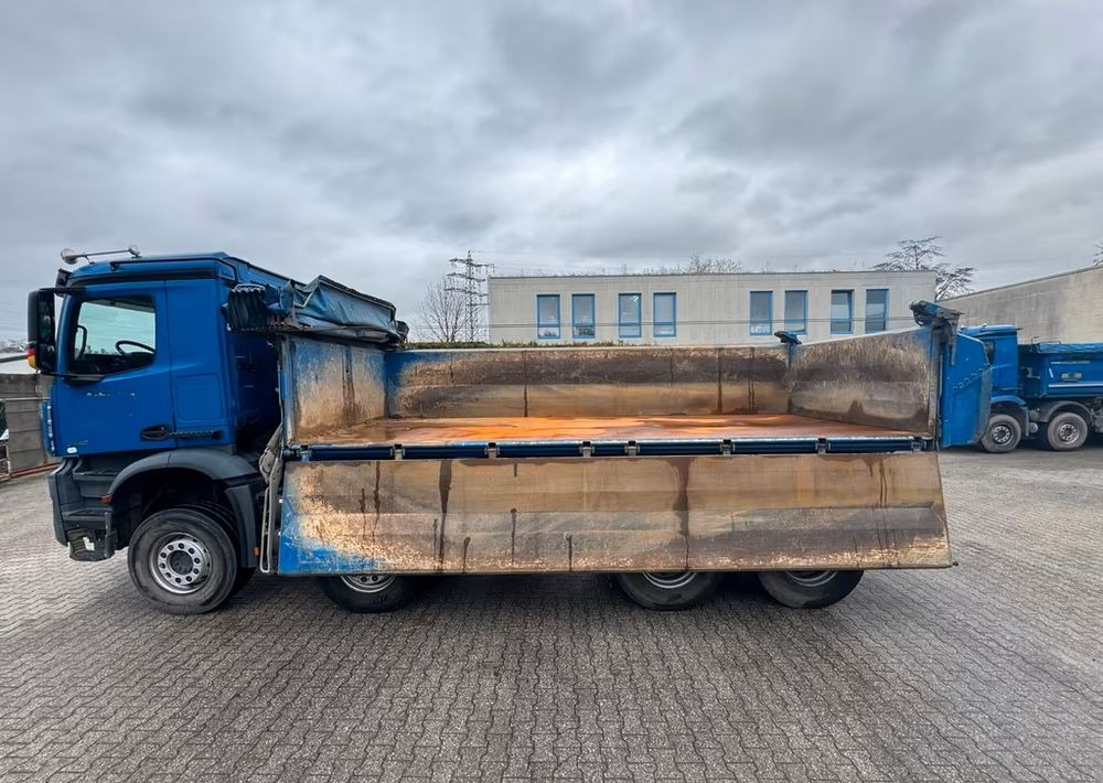 Mercedes-Benz Arocs 3442 / 8x4 / 3-stronny Kipper / TYLKO 160 000 km / Euro 6 / Automatik - Camion benne: photos 3 Mercedes-Benz Arocs 3442 / 8x4 / 3-stronny Kipper / TYLKO 160 000 km / Euro 6 / Automatik - Camion benne: photos 3