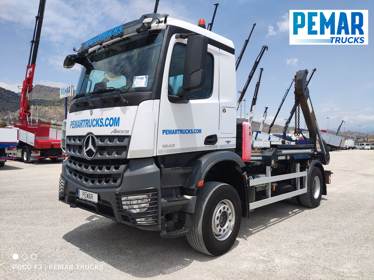 MERCEDES-BENZ AROCS 1845 PORTACONTENEDOR CADENAS - Camion multibenne: photos 2 MERCEDES-BENZ AROCS 1845 PORTACONTENEDOR CADENAS - Camion multibenne: photos 2