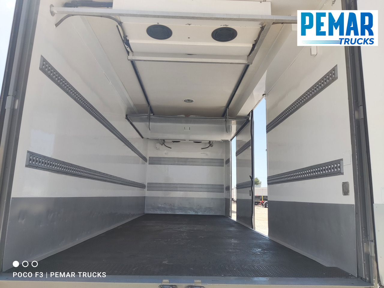 Camion frigorifique RENAULT MIDLUM 270 FRIGORIFICO 16T EURO 5: photos 16