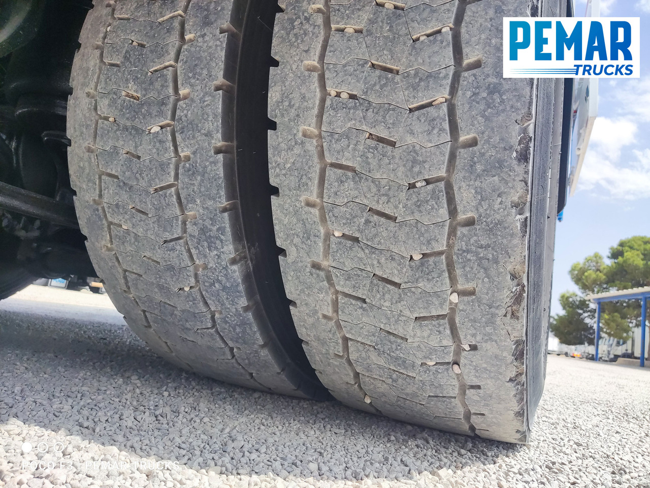 Camion grue VOLVO FM 330 GRUA CAJA FIJA: photos 24