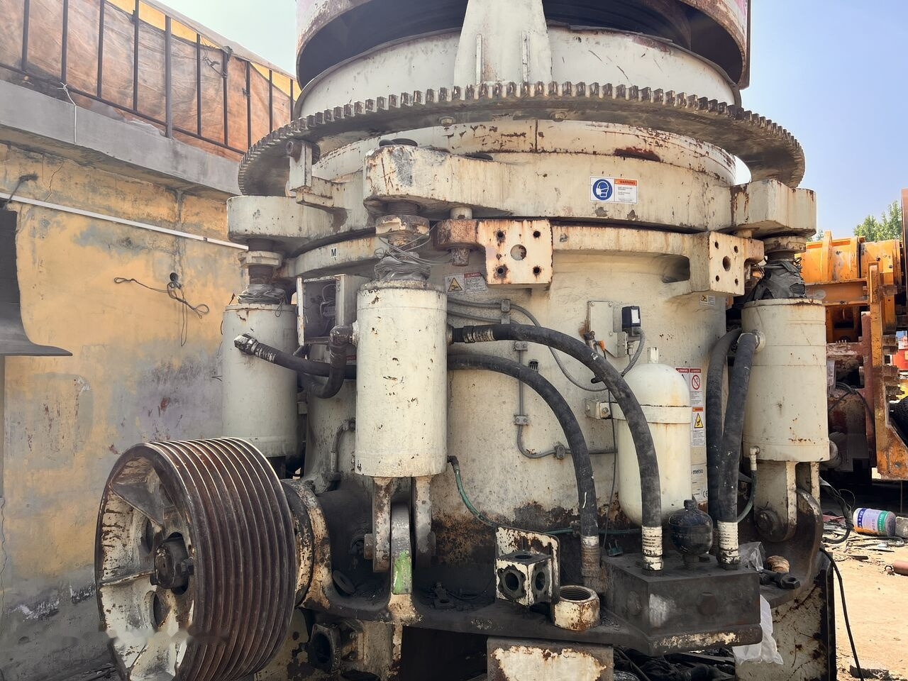Metso Nordberg HP5 Cone Crusher - Concasseur à cône: photos 2 Metso Nordberg HP5 Cone Crusher - Concasseur à cône: photos 2