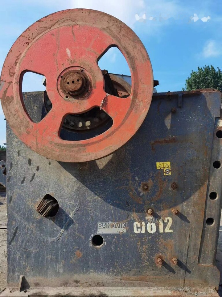 Sandvik Original CJ612 Jaw Crusher - Concasseur à mâchoires: photos 1 Sandvik Original CJ612 Jaw Crusher - Concasseur à mâchoires: photos 1