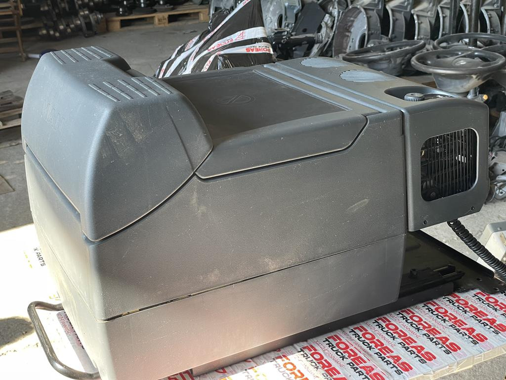 MAN TGA - TGX CABIN FOOD REFRIGERATOR - 81.63910.6015 - Cabine et intérieur pour Camion: photos 3 MAN TGA - TGX CABIN FOOD REFRIGERATOR - 81.63910.6015 - Cabine et intérieur pour Camion: photos 3