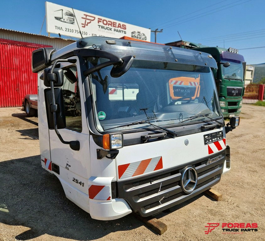 MERCEDES ACTROS MP2 MEDIUM - Cabine: photos 1 MERCEDES ACTROS MP2 MEDIUM - Cabine: photos 1