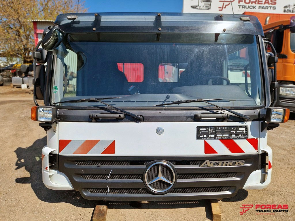 MERCEDES ACTROS MP2 MEDIUM - Cabine: photos 2 MERCEDES ACTROS MP2 MEDIUM - Cabine: photos 2