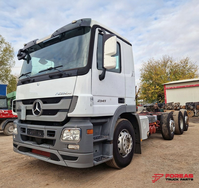 MERCEDES-BENZ ACTROS 3241 8x2 EURO 5 INTARDER - Châssis cabine: photos 3 MERCEDES-BENZ ACTROS 3241 8x2 EURO 5 INTARDER - Châssis cabine: photos 3