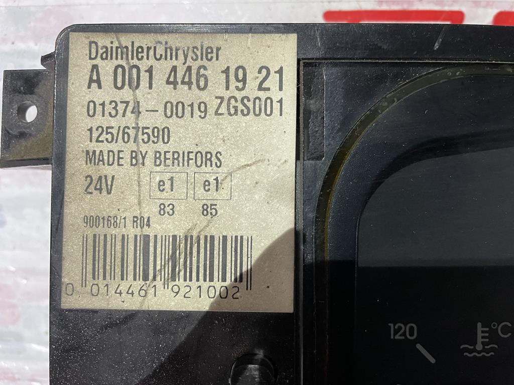 MERCEDES-BENZ ACTROS - A 001 446 19 21 - Panel de instrumentos pour Camion: photos 3 MERCEDES-BENZ ACTROS - A 001 446 19 21 - Panel de instrumentos pour Camion: photos 3