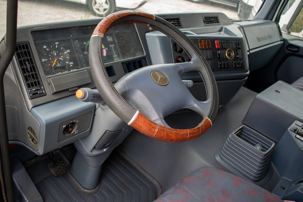 MERCEDES-BENZ ACTROS MP I - Panel de instrumentos pour Camion: photos 3 MERCEDES-BENZ ACTROS MP I - Panel de instrumentos pour Camion: photos 3